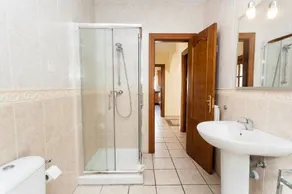 Luxury Villa with Private Pool, nr Malaga and Marbella. 2 beds (optional 3rd) - Image 2