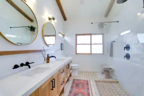 New Beach Bungalow 5 min from beach and restaurants + Hot Tub! - Image 5