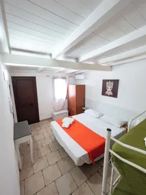 Villa with pool 3 bedrooms 3 bathrooms wifi 150 meters from the sea - Image 5
