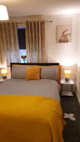 Exquisite 4 - Bed Whole House (Private Bath, Modern Kitchen, Free Parking, WiFi) - Image 4