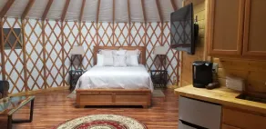 Beautiful, scenic yurt in quiet privacy near Yellowstone National Park. - Image 4