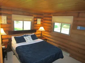Lake Winnebago waterfront 3 bedroom Log home on a private lot with a great view! - Image 5