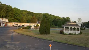 Oakdell Motel WATERFORD CT - Image 5
