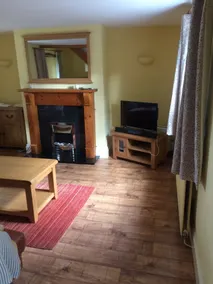 Traditional cottage with modern amenities - Image 3