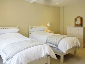 Alojamiento de 2 habitaciones en Deal - Image 4