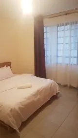 Airport Area Villa Home - Image 4