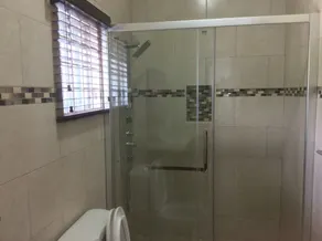Beautiful furnished apartment with all modern amenities - Image 2