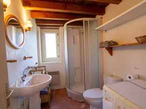 Charming Cottage with Pool in 7ha Property, Near Vineyards & Medieval Sites - Image 4