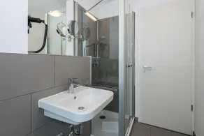 Top-ferienapartment mit Großer Terrasse, Parkplatz, Schwimmbad- & Saunanutzung - Image 4