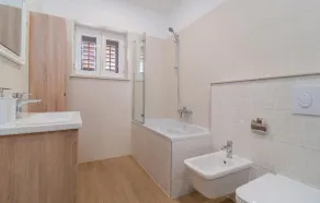 Apartamento de 2 habitaciones frente a la playa. - Image 3