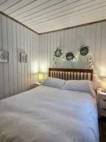  Romantic Cabin Getaway with Hot Tub - Image 3