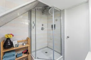 Sun Filled & Cheerful Apartment by Cornell Campus - Northeast Ithaca - Image 4