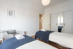El lugar ideal cerca de la CENTRAL APT Castillo * * 2BD - Image 3
