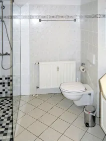 Comfortable, quiet ground floor apartment for up to 4 p., pet, south-facing terrace, WLAN available - Image 2