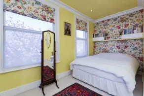 Veeve - The Gallery of Colour - Image 3