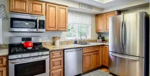 Single Family Home Vacant for move in Month to Month - Image 3