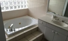 Ceci est une maison privée, 4 chambres, 2. 5 salles de bains pour 8 personnes - Image 2