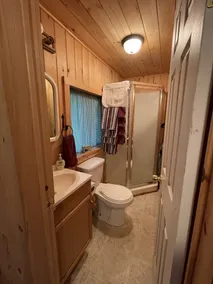 Beautiful Lakefront Cottage - Image 4