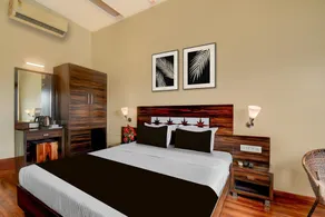 Deluxe Popular Hotel - Image 3