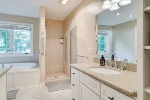 Beachfront Lake Home with new Jacuzzi hot tub, 15 min to Taylors Falls - Image 3