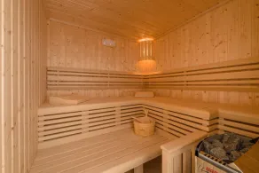Maja mit 4 Schlafzimmern, beheiztem, privatem 32m2 Pool, Whirlpool, Fitnessraum, Sauna - Image 3
