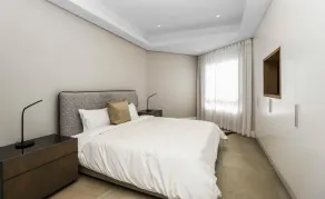 Remarkable 2-bed Apartment in Johannesburg - Image 4
