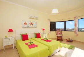 Villa with heatable pool & sea view, Albufeira - Image 5