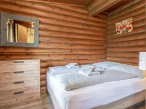 Detached wooden chalet with panoramic views - Image 3