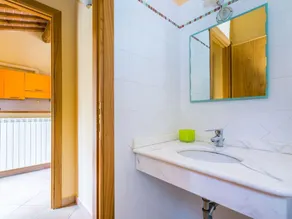Elegante appartamento con piscina, WIFI, terrazza, animali ammessi e vista panoramica - Image 3