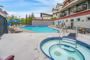 Canmore Penthouse Loft / Round  Heated Outdoor Pool - Image 5