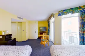14th floor studio w/ central AC, shared hot tub, balcony, shared pool, & WiFi - Image 4