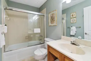 Welcome to Bigelow’s Water View Bungalow – Your Lake Retreat - Image 3