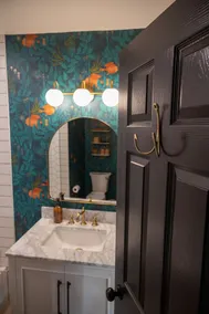 LUXE brand-new designed 2 bd/2 bath w/ backyard - Image 4