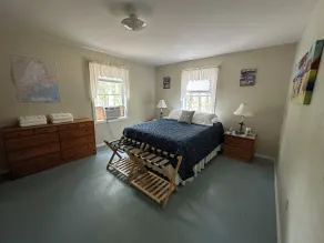 3Bd, 1 bath camp on Frye Island close to Beach 6 with screened-in porch! - Image 5