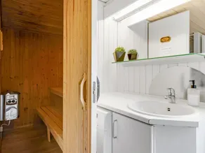 \"Halwarth\" - 250m from the sea by Interhome - Image 5