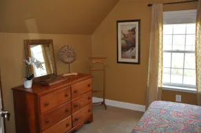 Lovely one bedroom apartment private entrance utilities included - Image 5