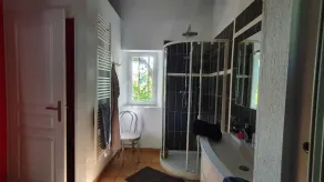Grand studio indépendant  avec piscine dans nid de verdure au coeur du Luberon - Image 4