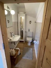 Spacious, renovated farmhouse in its own garden - Image 4