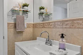 Spacious Luxury 4 bdr, Pool, Hot Tub, Sauna, Patio - Image 2