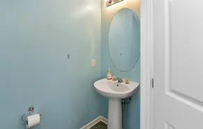 Stort 3 BR 2. 5 BA Rækkehus i West OC med garage og pool. - Image 3