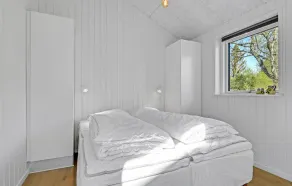 5 Bedroom Lovely Home In Glesborg - Image 5