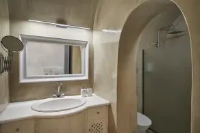 Fava Eco Suites - Master Suite with Outdoor Private Jetted Tub - Image 4
