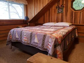 Riverfront Cabin with hot tub  - Image 3