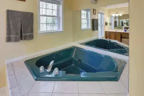 15 min DT Asheville,  Hot Tub, Huge Deck, Hammocks, Rocking Chairs, Pool Table - Image 3