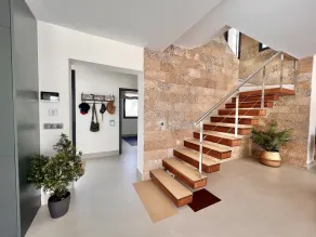 Villa with private pool a few meters from the beach. - Image 2