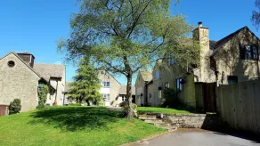Perfect rural base, close to Cotswolds towns and villages.  Exceptional value - Image 4