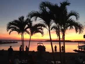 Book Your Beach Vacation Now! - Image 3