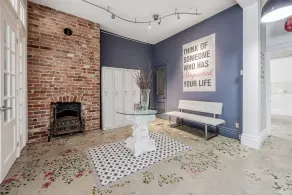 Unique downtown living experience - Image 2