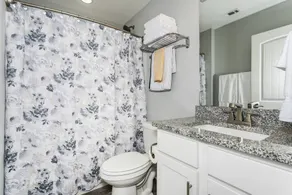 Newer Home In Gulf Breeze with Relaxing, Comfortable Living Area and Large Covered Patio and Garage - Image 5