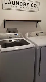 Central Apartment w/ full washer and dryer - Image 2